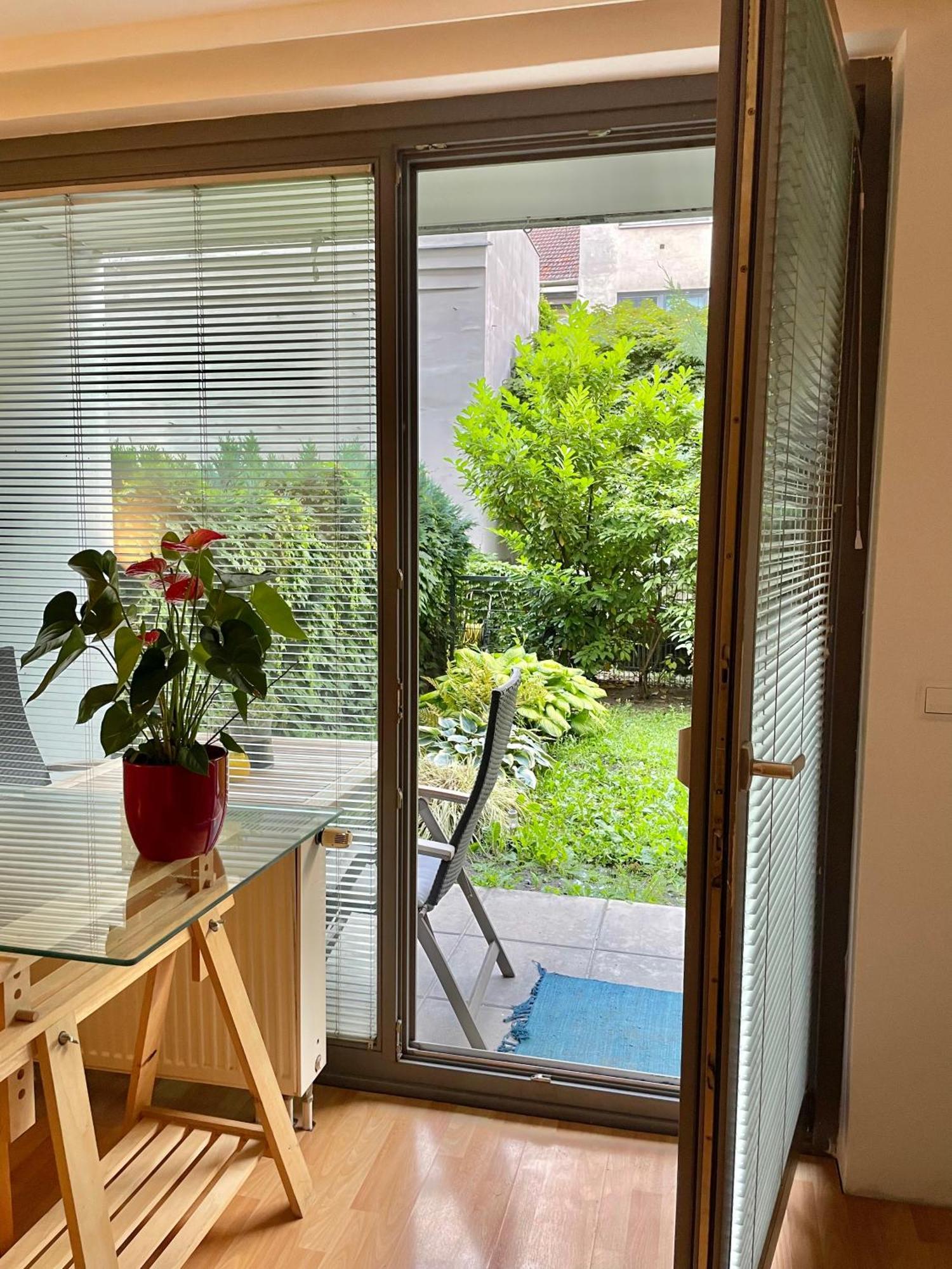 Apartment Mit Logia Und Kleinen Garten In Zentraler Lage 2 Viena Exterior foto